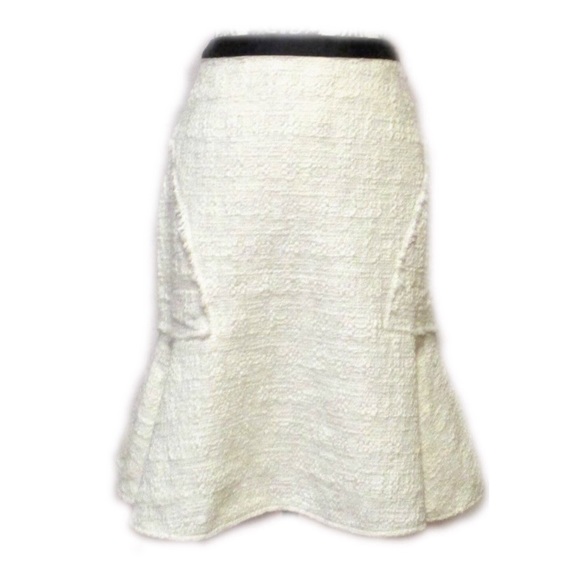 NANETTE LEPORE White Boucle Knit Flounced Skirt - Picture 2 of 6